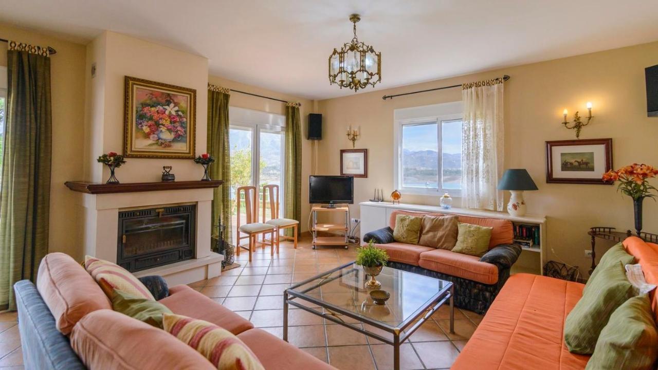 הוילה Casa Rocio Y Paloma Vinuela By Ruralidays מראה חיצוני תמונה